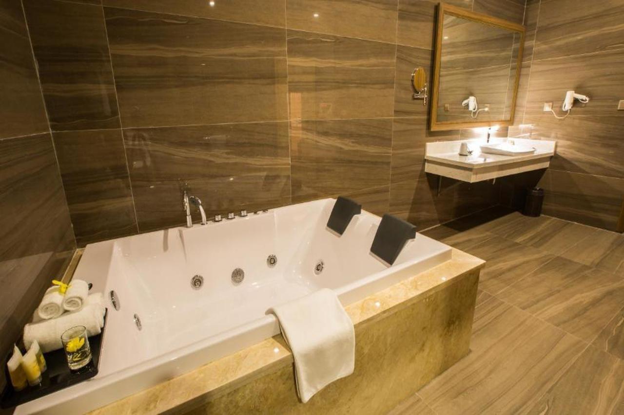 Muong Thanh Luxury Phu Tho Viet Tri Exterior photo